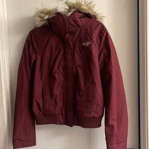 Hollister maroon all-weather jacket with non-removable fur hood
